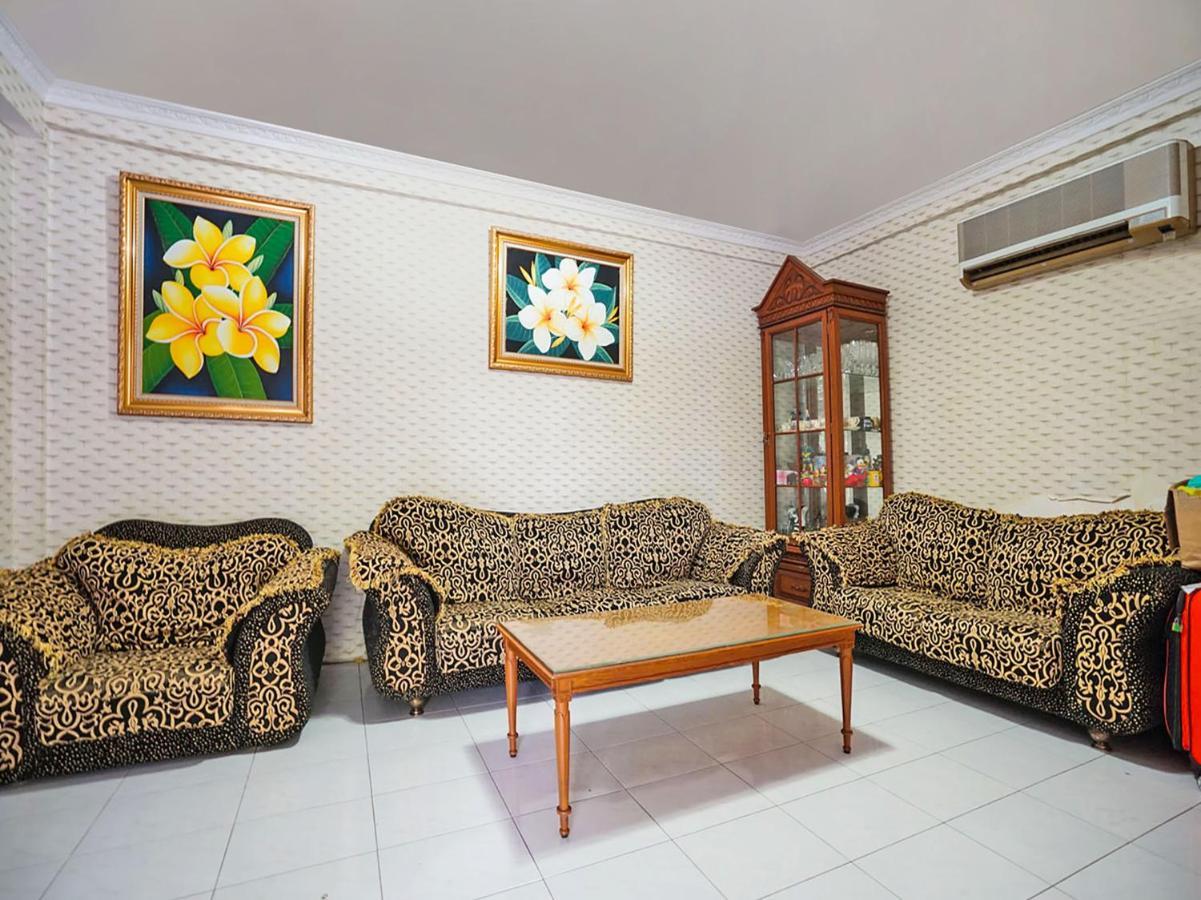 Oyo 91680 Hotel Mentari Palembang Bagian luar foto